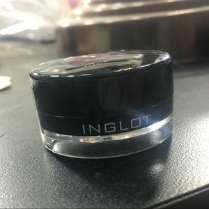 Inglot AMC gel eyeliner black 77